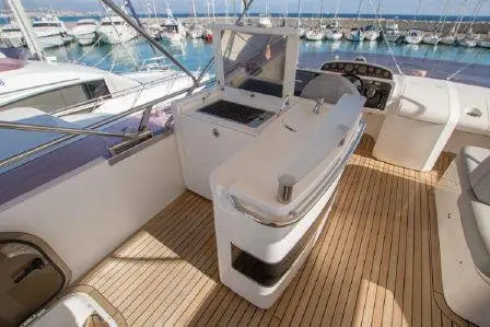 Princess 64 Fly, master cabin — Ibiza charter yachts , Ibiza