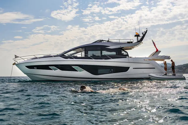 Sunseeker 65 Sport — Ibiza charter yachts , Ибица